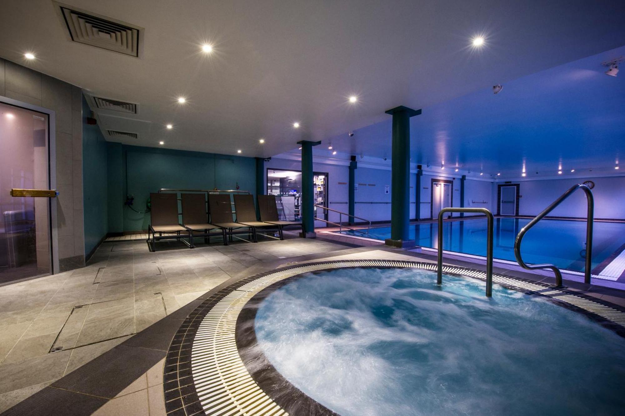 Doubletree By Hilton Cheltenham-Cotswolds מראה חיצוני תמונה