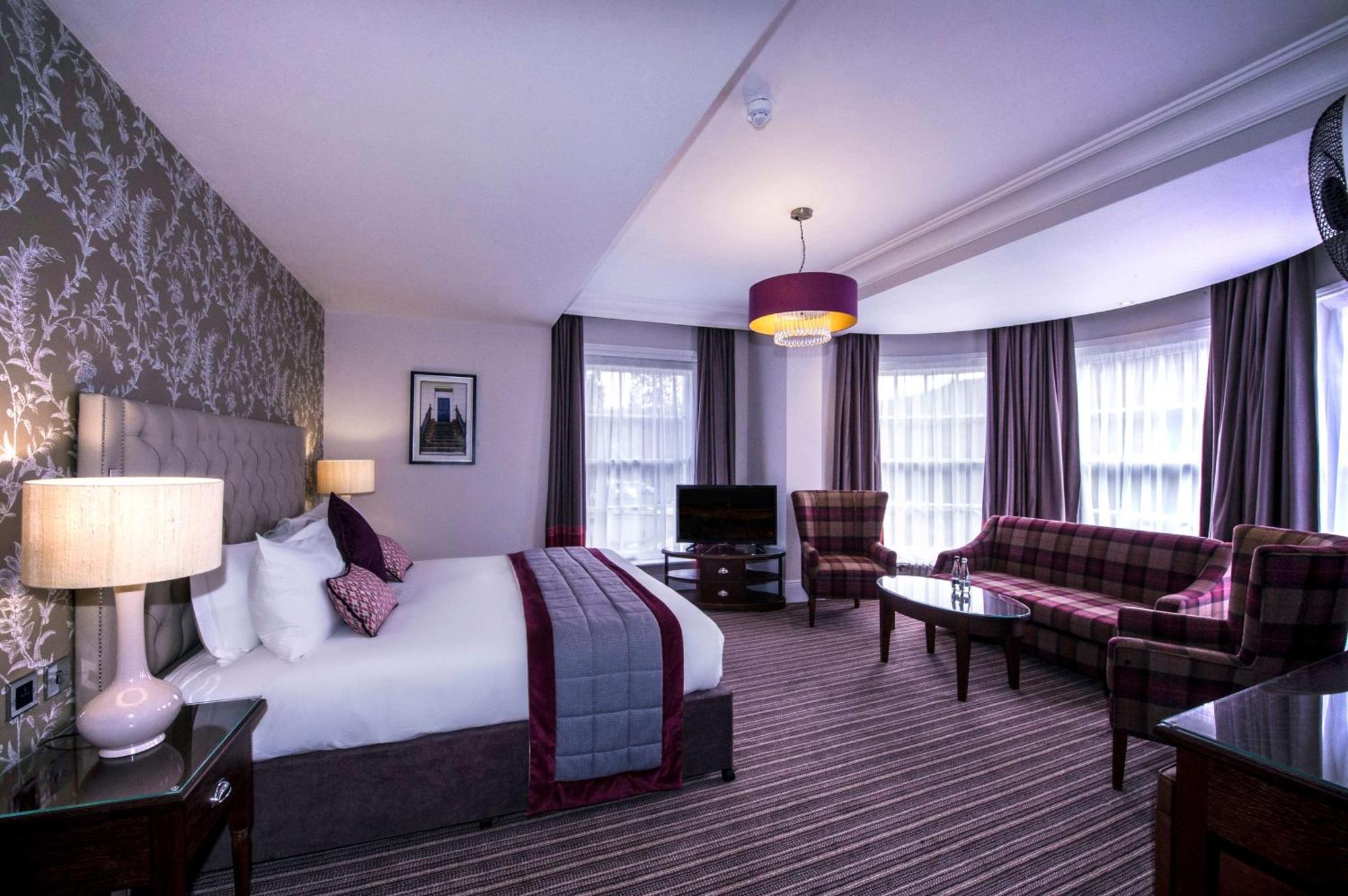 Doubletree By Hilton Cheltenham-Cotswolds מראה חיצוני תמונה