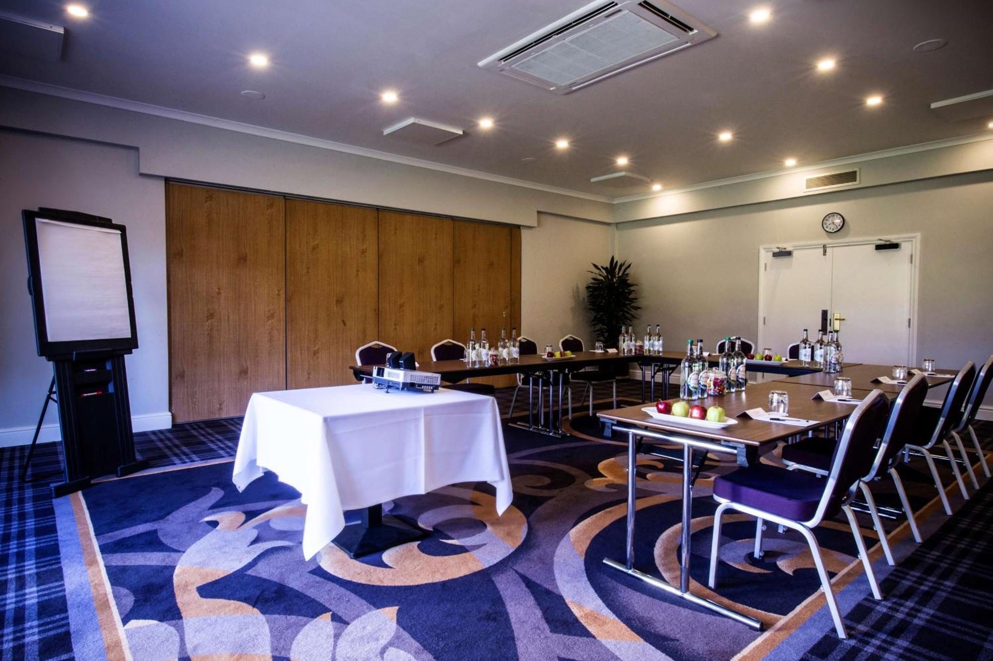 Doubletree By Hilton Cheltenham-Cotswolds מראה חיצוני תמונה