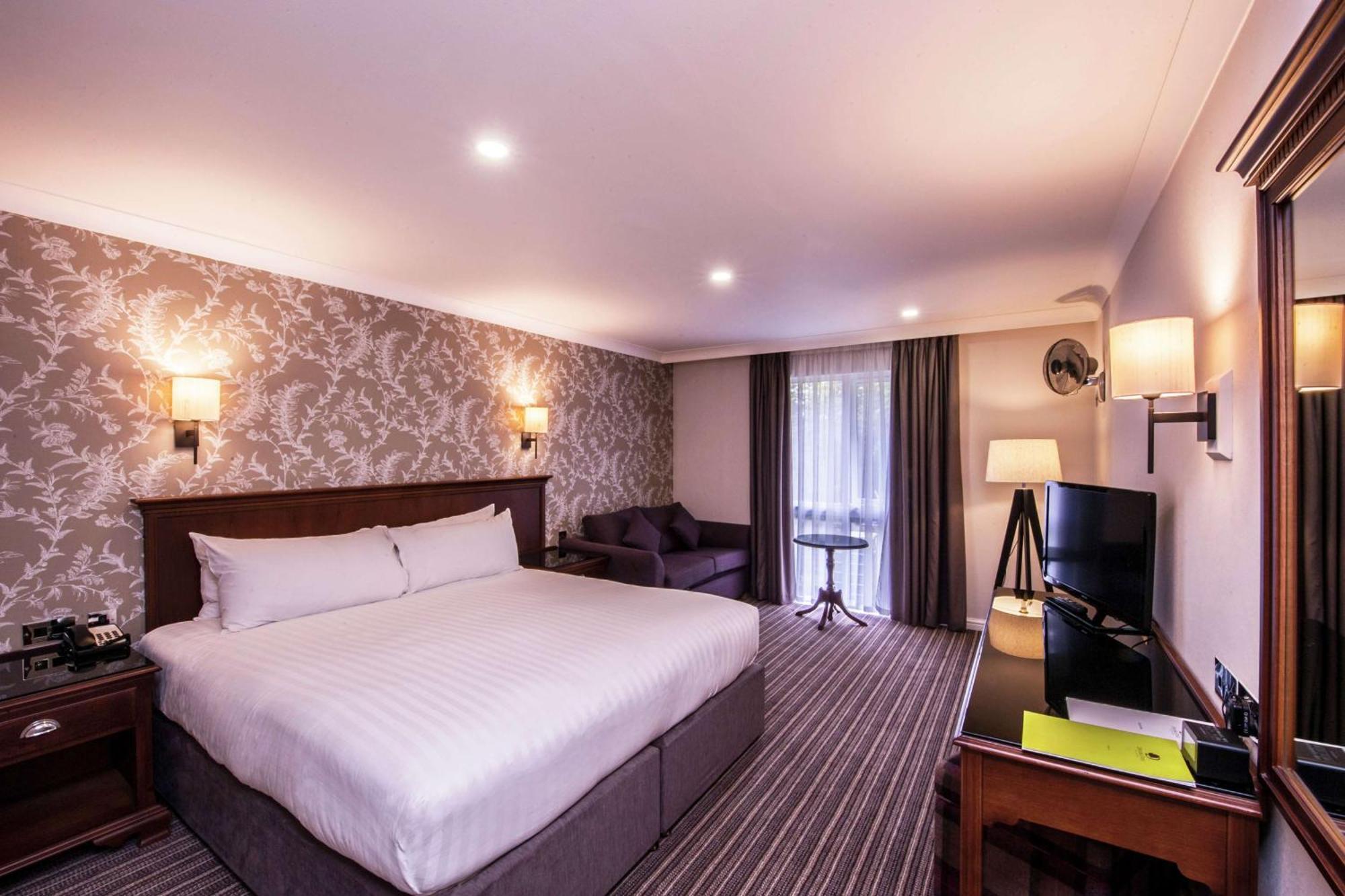 Doubletree By Hilton Cheltenham-Cotswolds מראה חיצוני תמונה