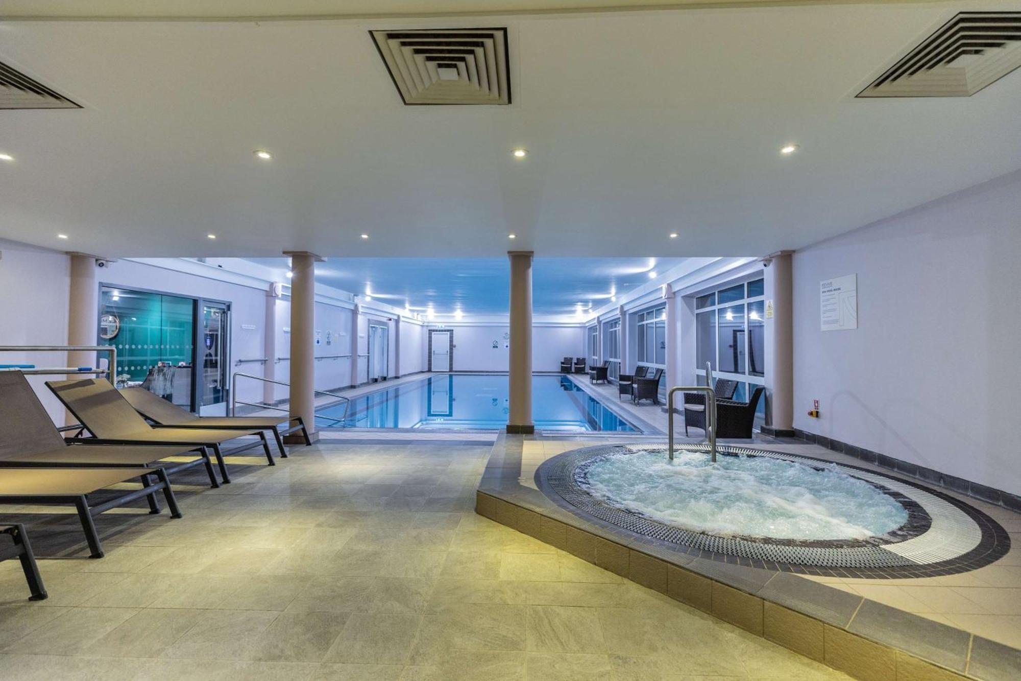 Doubletree By Hilton Cheltenham-Cotswolds מראה חיצוני תמונה